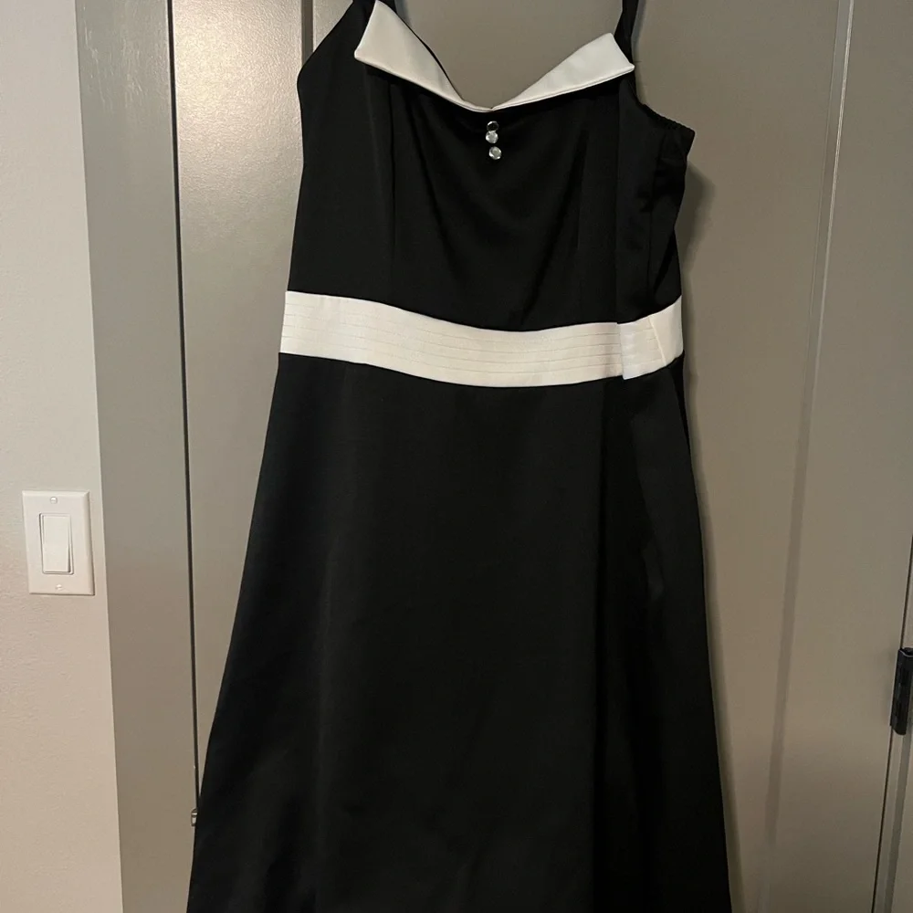 Black torrid dress, size 18.  New. - Picture 7 of 8
